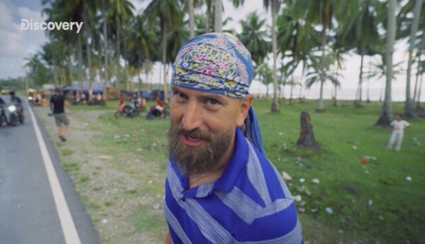 "Ciężarówką przez Indonezję: Zachód słońca i wyścigi skuterów